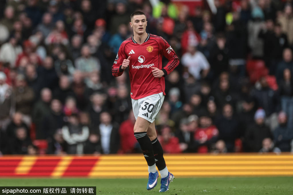 周薪 33 万镑！曼联锁定左路答案，比肖更强，风险更致命